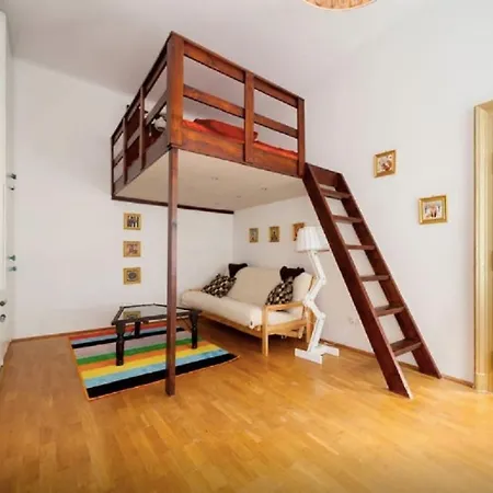 A57 Akacfa Будапешт